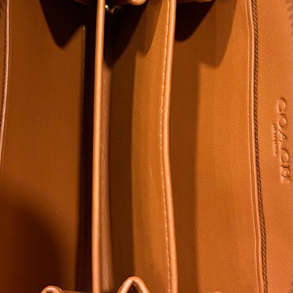 FREE SHIPPING - COACH Boxed Signature Patent
Leather Zip Around Wallet - Picture 3 of 3